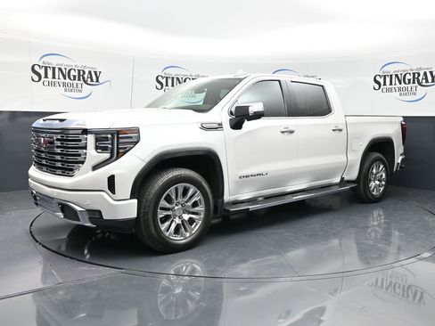 Used 2022 GMC Sierra 1500 Denali AWD/4WD image 3