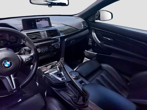 Used 2020 BMW M4 Convertible w/ M Driver's Package image 19