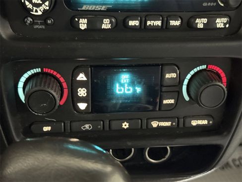 Used 2003 Chevrolet TrailBlazer LT image 15