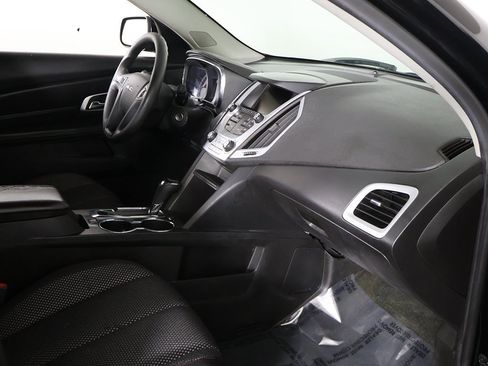 Used 2017 GMC Terrain SLE image 19