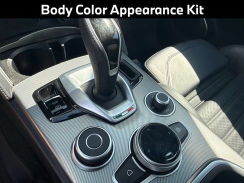 Used 2023 Alfa Romeo Stelvio Veloce AWD/4WD image 13