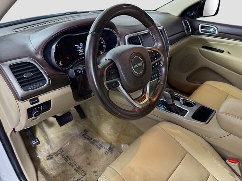 Used 2018 Jeep Grand Cherokee Overland image 23