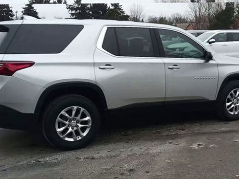 Used 2019 Chevrolet Traverse LS image 3