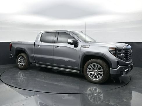 Used 2024 GMC Sierra 1500 Denali w/ Technology Package AWD/4WD image 3
