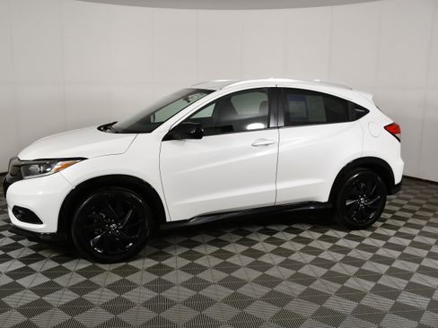 Used 2021 Honda HR-V Sport image 9