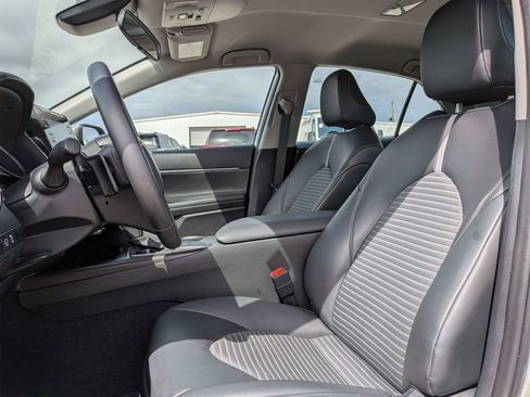 Used 2024 Toyota Camry SE image 15