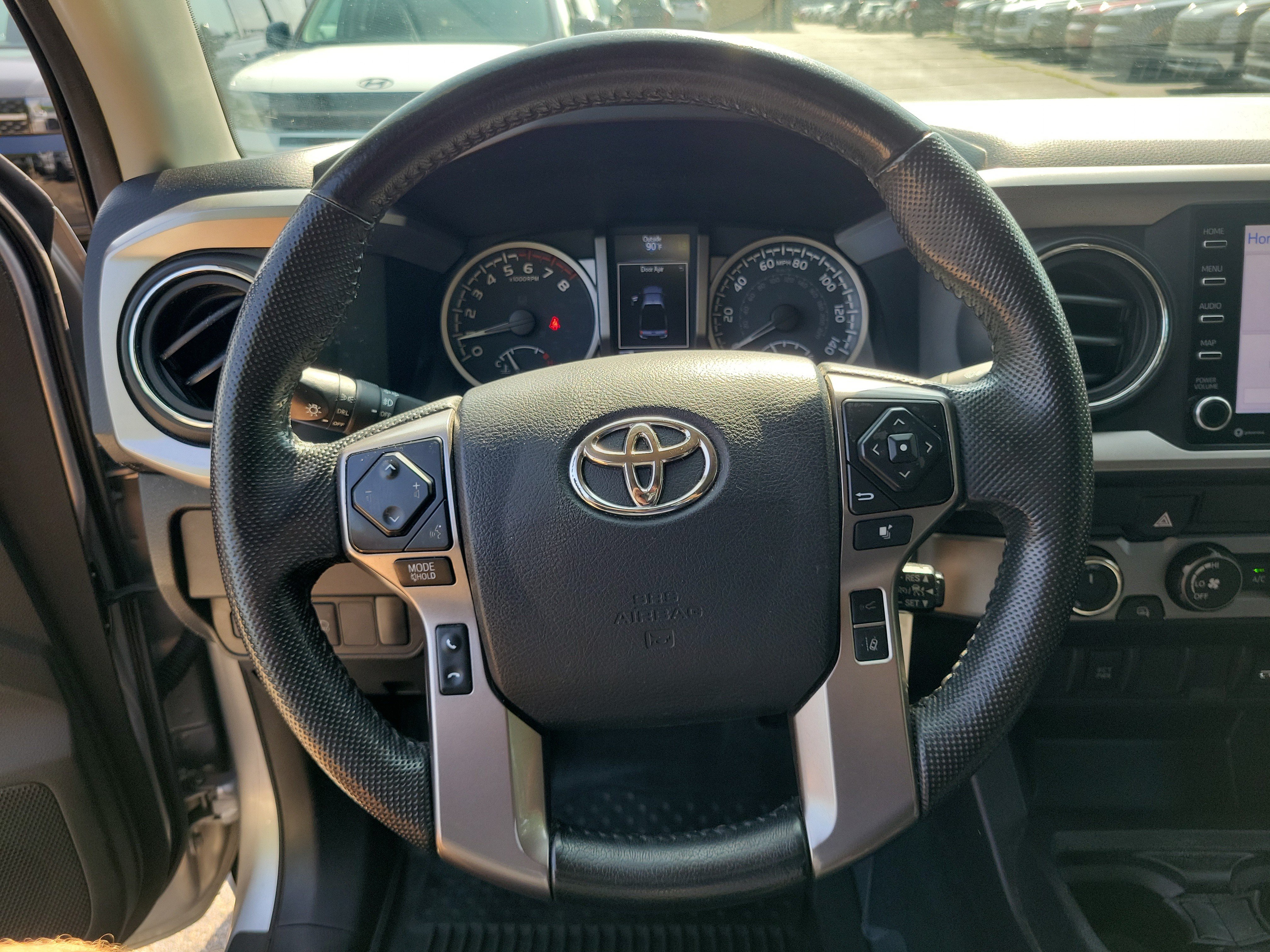 Used 2022 Toyota Tacoma SR5 w/ SR5 Appearance Package (SM) AWD/4WD image 16