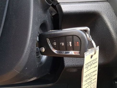 Used 2021 Toyota Camry LE image 22