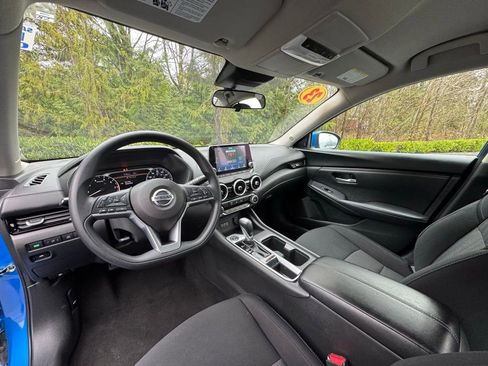 Used 2023 Nissan Sentra SV FWD image 6