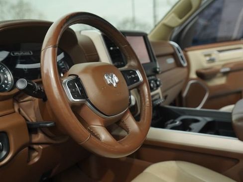 Used 2019 RAM 1500 Laramie image 61