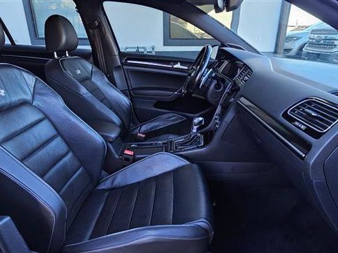 Used 2018 Volkswagen Golf R 4-Door image 16