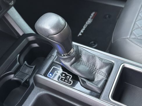 Used 2022 Toyota Tacoma 4x4 Double Cab image 32