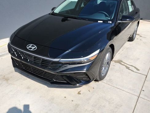 New 2026 Hyundai Elantra Hybrid FWD image 1