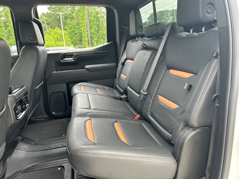 Used 2025 GMC Sierra 1500 AT4 w/ AT4 Premium Package AWD/4WD image 19