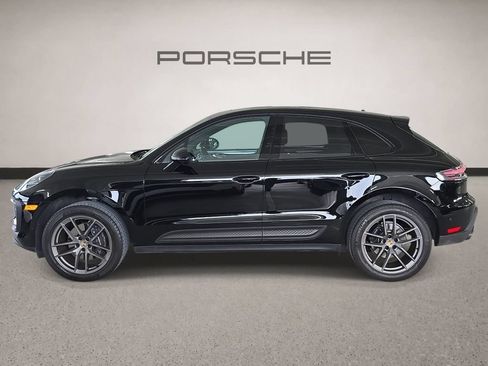 Certified 2023 Porsche Macan AWD/4WD image 2