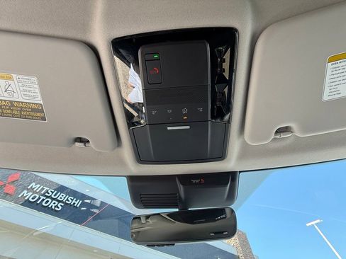 New 2026 Mitsubishi Outlander SE AWD/4WD image 32