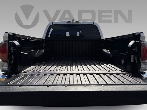 Used 2022 Toyota Tacoma TRD Off-Road image 22