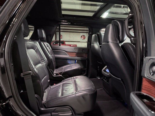 Used 2022 Lincoln Navigator Reserve AWD/4WD image 21