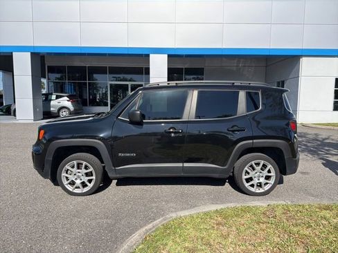 Used 2022 Jeep Renegade Sport w/ Sport Appearance Group AWD/4WD image 4