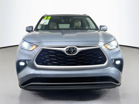 Used 2023 Toyota Highlander XLE AWD/4WD image 11