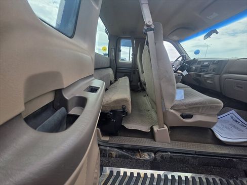 Used 1999 Ford F250 XL AWD/4WD image 9