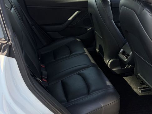 Used 2023 Tesla Model 3 Standard Range image 22