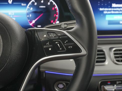 Used 2024 Mercedes-Benz GLS 450 4MATIC image 23