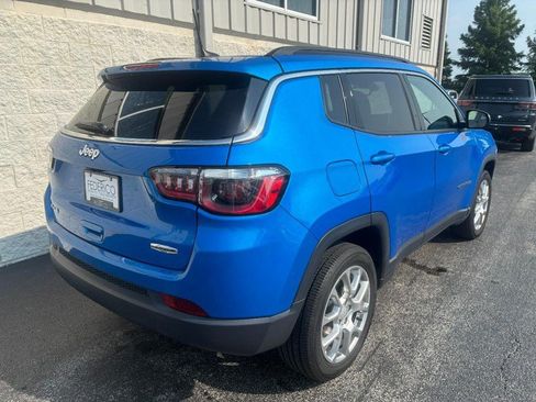 Used 2023 Jeep Compass Latitude AWD/4WD image 3