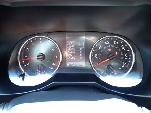 Certified 2021 Toyota RAV4 XLE w/ Convenience Package AWD/4WD image 29