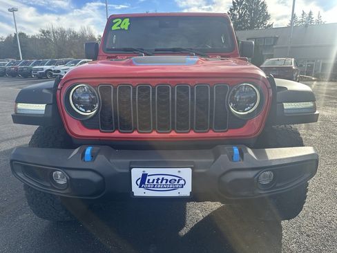 Used 2024 Jeep Wrangler Unlimited Rubicon 4xe image 13