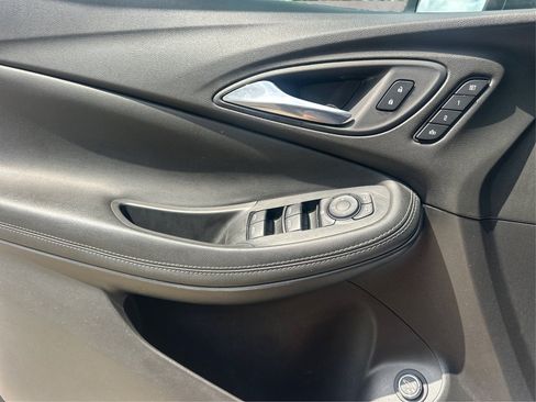 Used 2021 Buick Encore GX Essence w/ Sport Touring Package FWD image 28