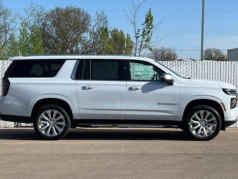 New 2026 Chevrolet Suburban Premier AWD/4WD image 3