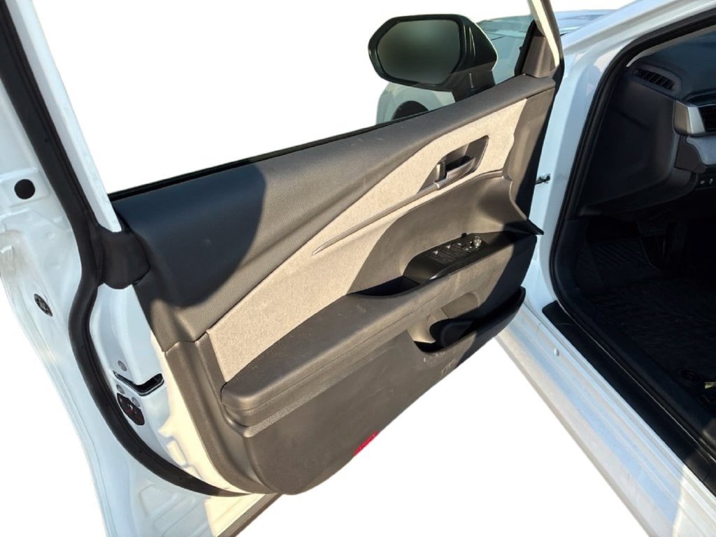 Used 2025 Toyota Camry LE FWD image 19