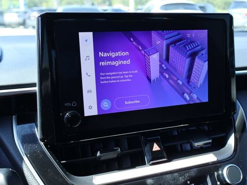 Used 2024 Toyota Corolla SE image 3