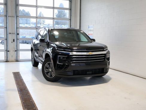 New 2026 Chevrolet Traverse LT w/ Enhanced Driving Package FWD image 36