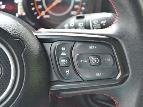 Used 2025 Jeep Wrangler Unlimited Rubicon AWD/4WD image 21