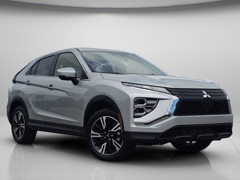 Used 2025 Mitsubishi Eclipse Cross SE AWD/4WD image 2