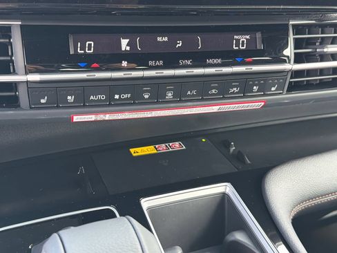 New 2026 Toyota Sienna Platinum AWD/4WD image 29