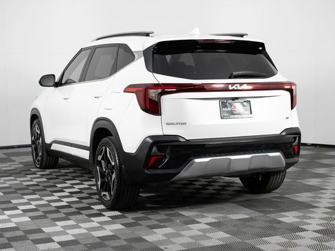 Used 2024 Kia Seltos SX w/ SX Sunroof Package image 5