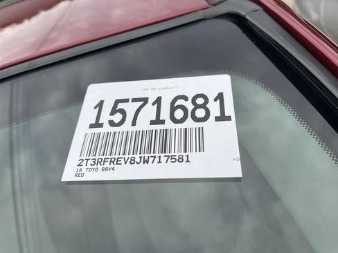 Certified 2018 Toyota RAV4 XLE AWD/4WD image 10