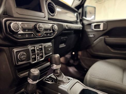 Used 2021 Jeep Wrangler Unlimited Sport AWD/4WD image 14
