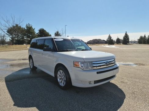 Used 2010 Ford Flex SE image 3