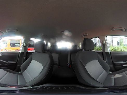 Used 2025 Kia Soul LX w/ LX Technology Package FWD image 39