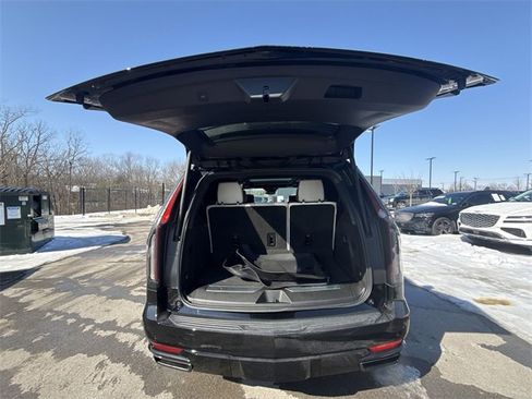 Used 2024 Cadillac Escalade Sport w/ LPO, ONYX Package image 24