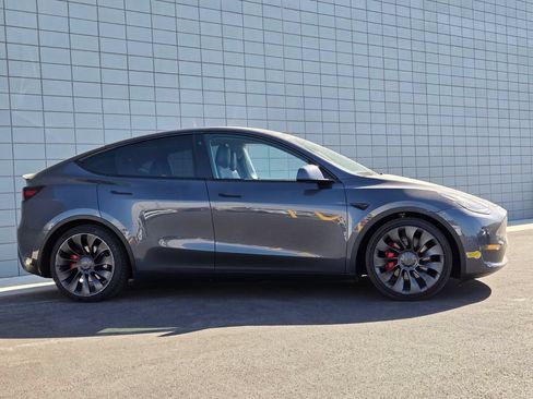 Used 2022 Tesla Model Y Performance AWD/4WD image 7