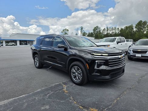 Used 2026 Chevrolet Traverse LT AWD/4WD image 7
