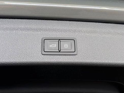 Certified 2025 Audi Q3 2.0T Premium w/ Convenience Package AWD/4WD image 34