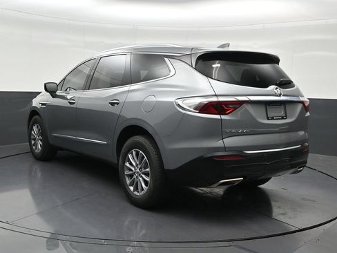 Used 2024 Buick Enclave Essence w/ Technology Package FWD image 3