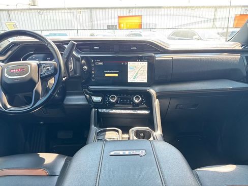 Used 2025 GMC Sierra 2500 AT4 w/ AT4 Premium Plus Package AWD/4WD image 18