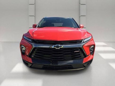 Used 2025 Chevrolet Blazer RS FWD image 2
